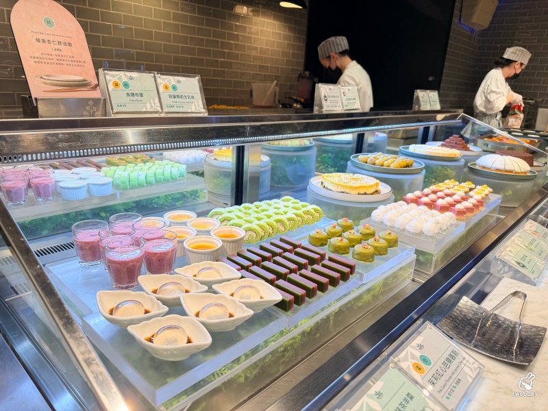 板橋最大素食吃到飽｜果然匯板橋遠百店，原來素食也能這麼澎湃，連沒吃素都愛上了！ @兔貝比的菲比尋嚐