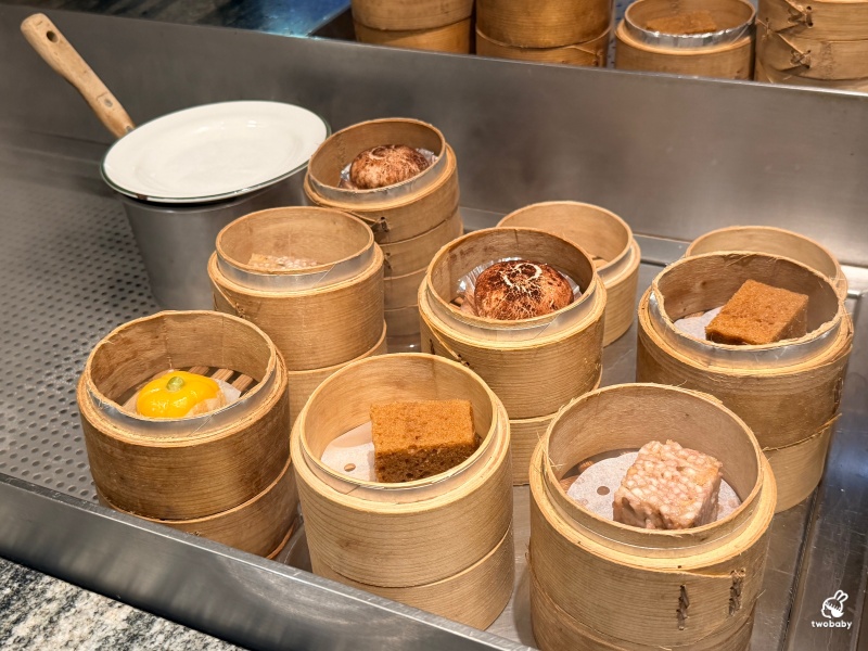 板橋最大素食吃到飽｜果然匯板橋遠百店，原來素食也能這麼澎湃，連沒吃素都愛上了！ @兔貝比的菲比尋嚐