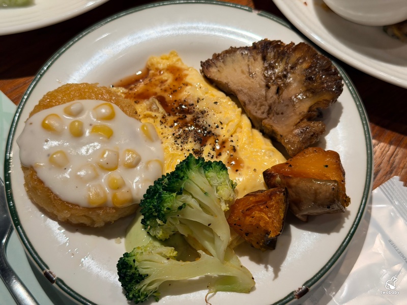 板橋最大素食吃到飽｜果然匯板橋遠百店，原來素食也能這麼澎湃，連沒吃素都愛上了！ @兔貝比的菲比尋嚐