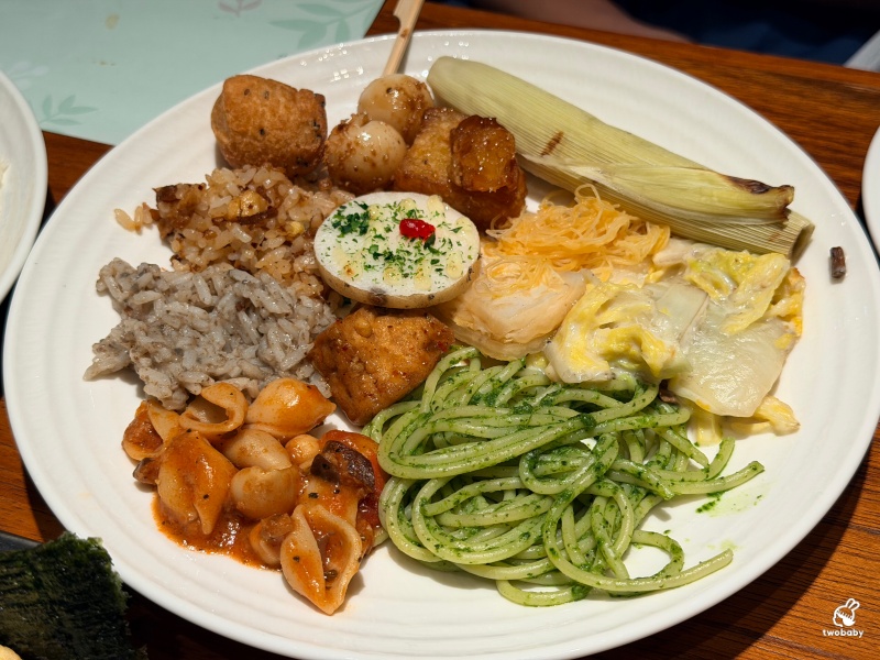 板橋最大素食吃到飽｜果然匯板橋遠百店，原來素食也能這麼澎湃，連沒吃素都愛上了！ @兔貝比的菲比尋嚐