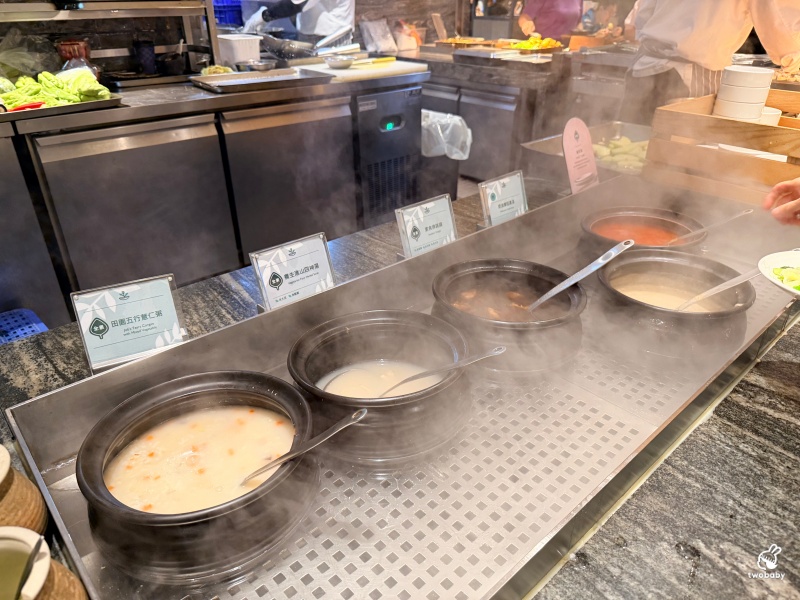 板橋最大素食吃到飽｜果然匯板橋遠百店，原來素食也能這麼澎湃，連沒吃素都愛上了！ @兔貝比的菲比尋嚐