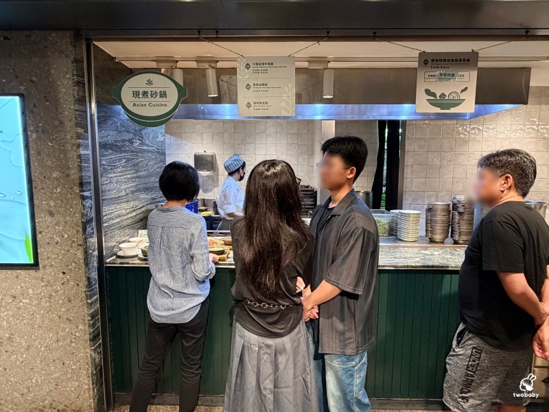 板橋最大素食吃到飽｜果然匯板橋遠百店，原來素食也能這麼澎湃，連沒吃素都愛上了！ @兔貝比的菲比尋嚐