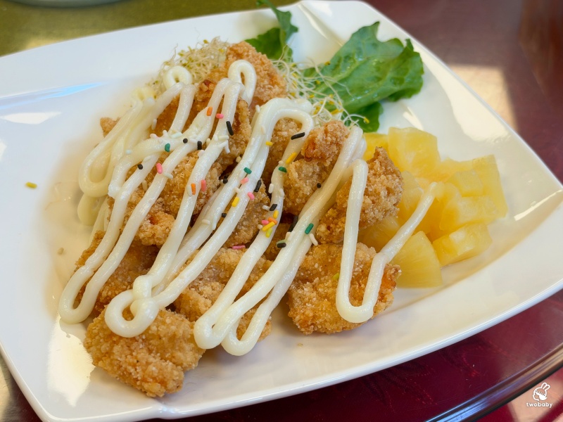 八里美食推薦｜左岸甕仔雞 招牌酥皮甕仔雞 現流海鮮熱炒 白飯吃到飽 還有大停車場！ @兔貝比的菲比尋嚐