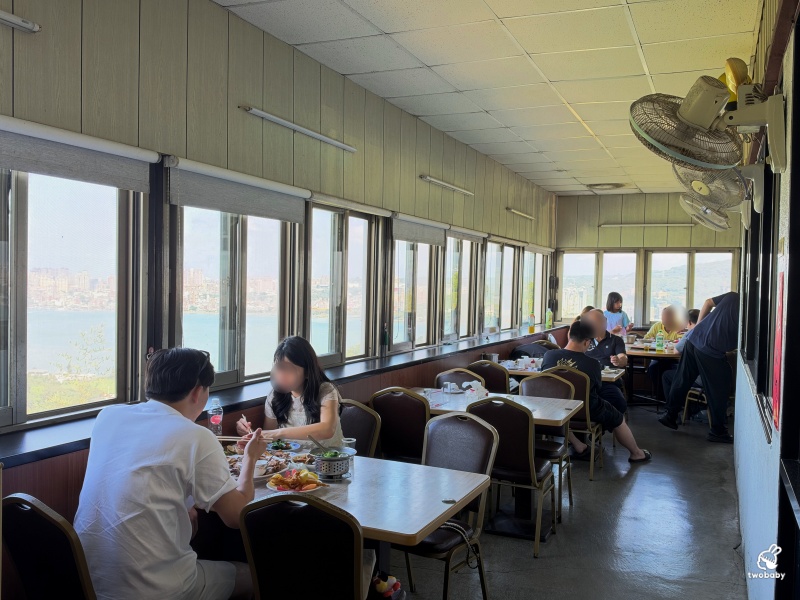 八里美食｜香坊甕之雞 隱藏半山腰的景觀餐廳 大啖甕窯雞還能遠眺淡水河！ @兔貝比的菲比尋嚐