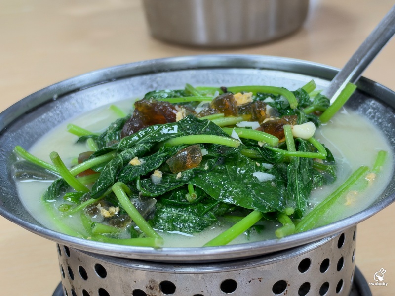 八里美食｜香坊甕之雞 隱藏半山腰的景觀餐廳 大啖甕窯雞還能遠眺淡水河！ @兔貝比的菲比尋嚐