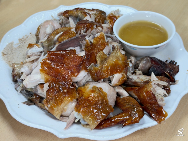 八里美食｜香坊甕之雞 隱藏半山腰的景觀餐廳 大啖甕窯雞還能遠眺淡水河！ @兔貝比的菲比尋嚐