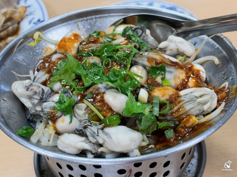 八里美食｜香坊甕之雞 隱藏半山腰的景觀餐廳 大啖甕窯雞還能遠眺淡水河！ @兔貝比的菲比尋嚐