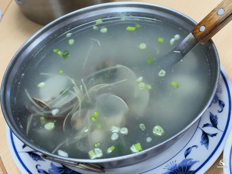 八里美食｜香坊甕之雞 隱藏半山腰的景觀餐廳 大啖甕窯雞還能遠眺淡水河！ @兔貝比的菲比尋嚐