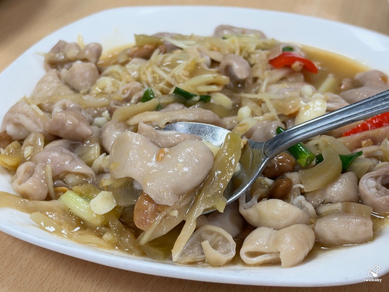 八里美食｜香坊甕之雞 隱藏半山腰的景觀餐廳 大啖甕窯雞還能遠眺淡水河！ @兔貝比的菲比尋嚐