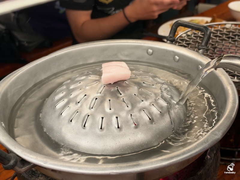 大象泰式美食館 泰式碳烤火鍋吃到飽 海鮮、肉品、泰式串燒、甜點冰品通通有 泰國味一次滿足！ @兔貝比的菲比尋嚐