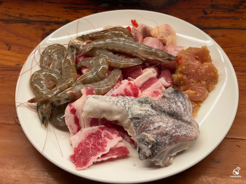 大象泰式美食館 泰式碳烤火鍋吃到飽 海鮮、肉品、泰式串燒、甜點冰品通通有 泰國味一次滿足！ @兔貝比的菲比尋嚐