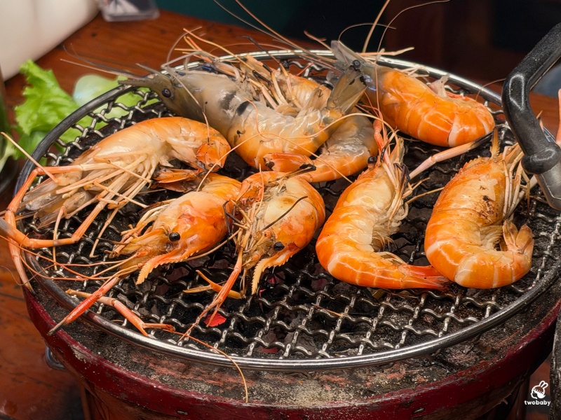 大象泰式美食館 泰式碳烤火鍋吃到飽 海鮮、肉品、泰式串燒、甜點冰品通通有 泰國味一次滿足！ @兔貝比的菲比尋嚐