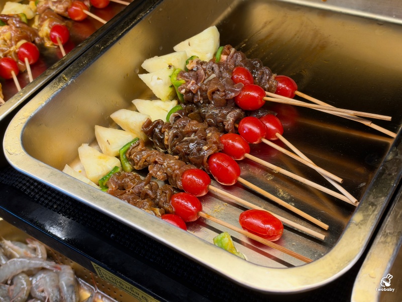 大象泰式美食館 泰式碳烤火鍋吃到飽 海鮮、肉品、泰式串燒、甜點冰品通通有 泰國味一次滿足！ @兔貝比的菲比尋嚐