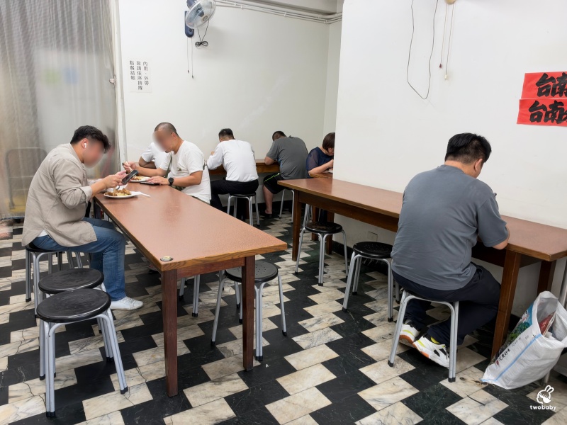 鄭姑媽雞排便當店 超大雞排飯霸氣鋪滿盤 一週只賣4天的信義區人氣便當 @兔貝比的菲比尋嚐