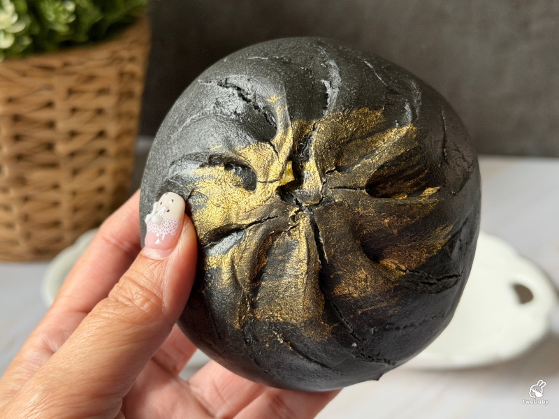 包囍饅頭台中漢口店 創意鹹甜包子 爆漿巧克力、芋泥奶皇、黑金和牛包太誘人！ @兔貝比的菲比尋嚐