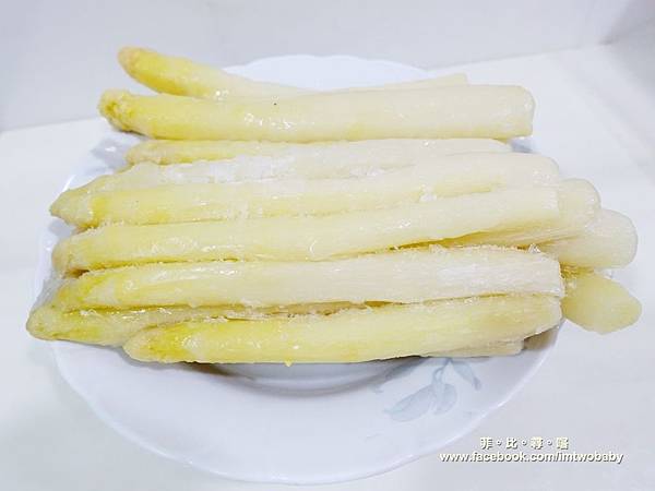 宸鳴白蘆筍 蔬菜界的白富美 即拆即食上菜好輕鬆  夏日消暑清爽多汁的好滋味！ @兔貝比的菲比尋嚐
