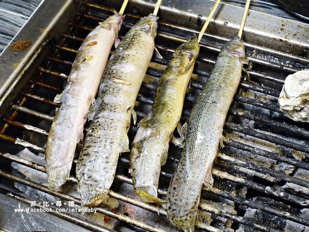 海寶城複合式碳烤 新北五股店 水道活海鮮/碳烤/火鍋吃到飽 泰國蝦、泥鰍、活魚、螃蟹各式高檔海鮮現撈現烤吃爽爽！ @兔貝比的菲比尋嚐
