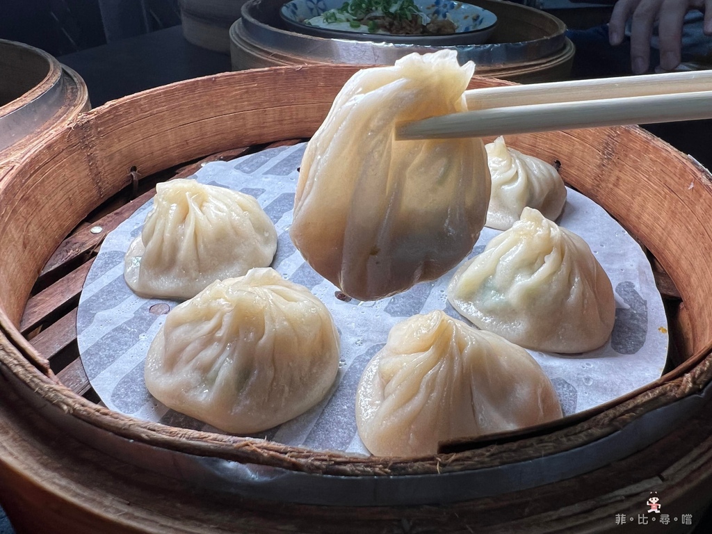 在地人才懂逛!板橋裕民街夜市6必吃美食:爆量蔥花湯包、15元佛心滷肉飯 板橋裕民街美食:56巷口湯包