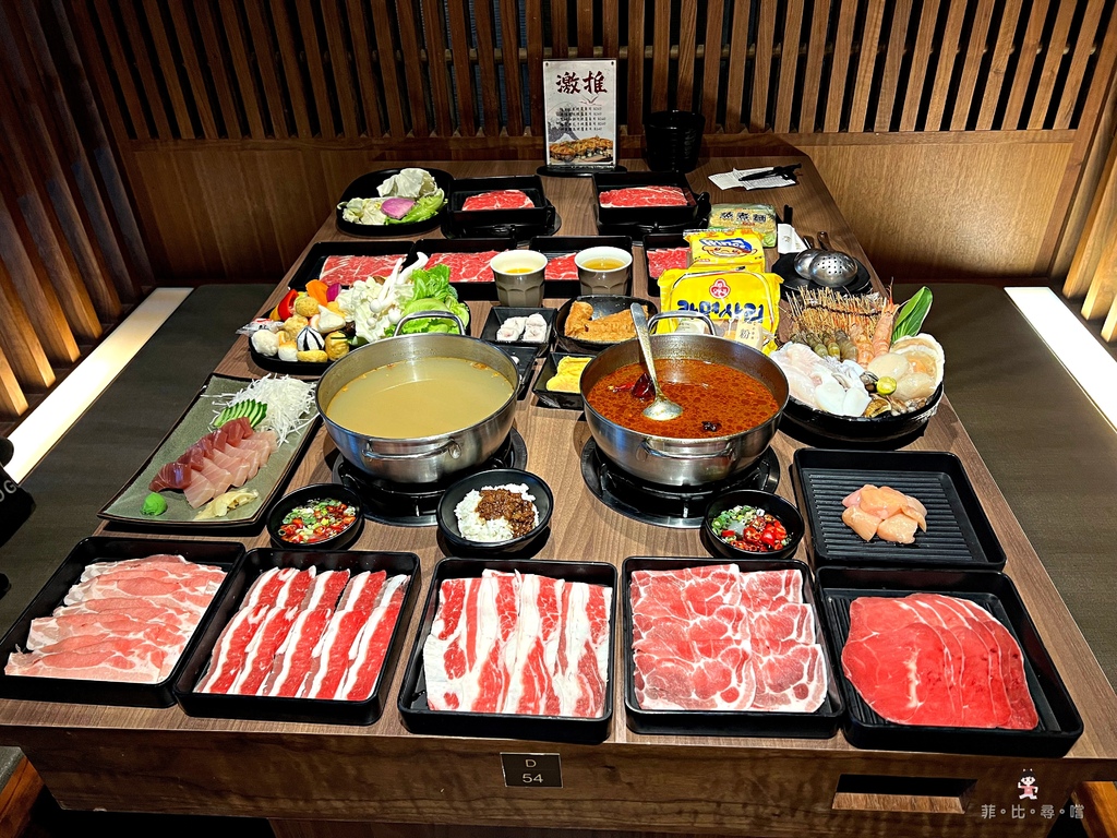 穿比基尼「第2鍋半價！」海霸王前鎮水產升級3.0 海陸吃到飽600有找！加價50元生魚片吃到飽～ @兔貝比的菲比尋嚐