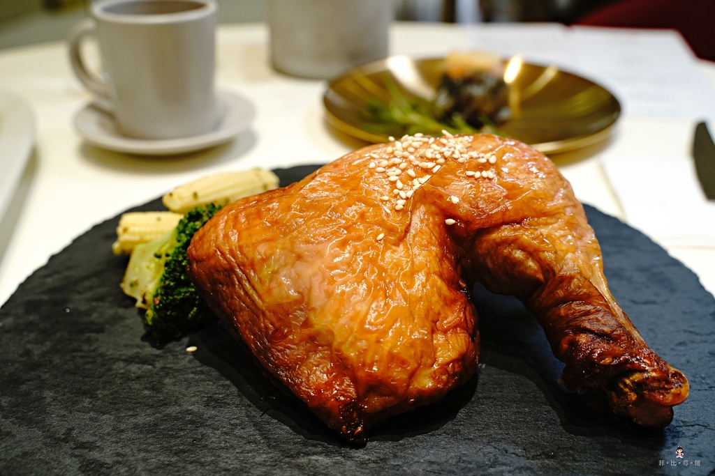 福寶寶概念店 門市試吃、彌月油飯預約諮詢 網美風格讓人以為來到精品咖啡廳 想賴著不走～ @兔貝比的菲比尋嚐
