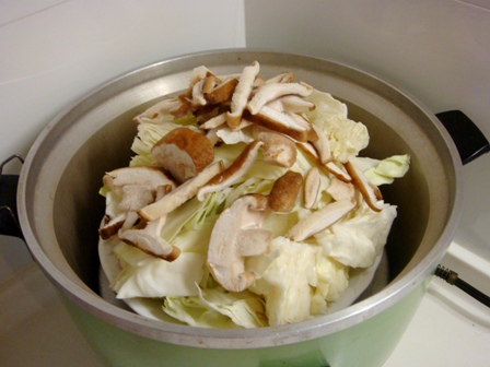 電鍋食譜-蒸高麗菜 @兔貝比的菲比尋嚐